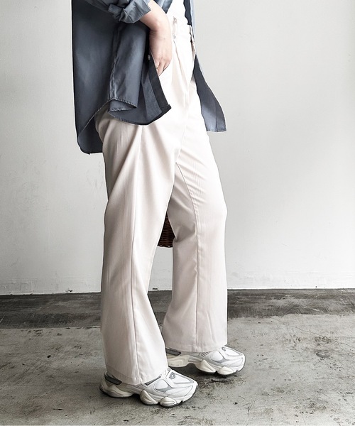 COMMON WARE（コモンウェアー）の「COMMONWARE:TRストレッチ センタープレス フレア パンツ（スラックス・レディース・オフホワイト/サックスブルー/ブラック/グリーン/モカ/ベージュ・L/XL/M）」の9枚目の写真