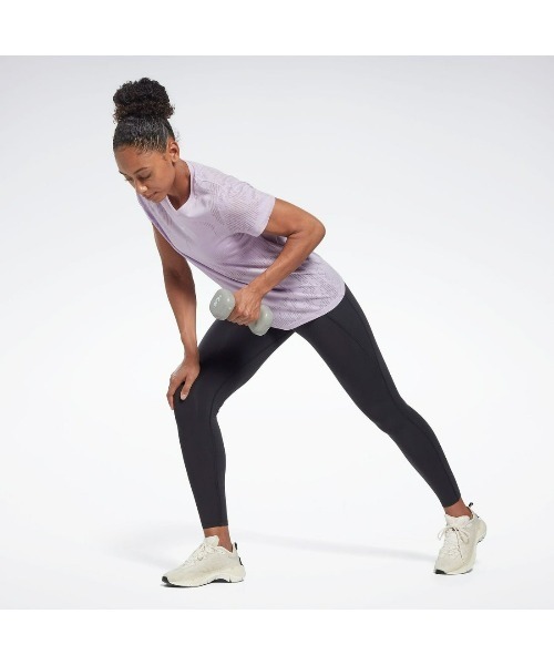Reebok(リーボック)の「バーンアウト Tシャツ / Burnout Tee(Tシャツ/カットソー・レディース・ブルー/ライトパープル/ブラック・LARGE/MEDIUM/SMALL/X-LARGE/X-SMALL)」の4枚目の写真