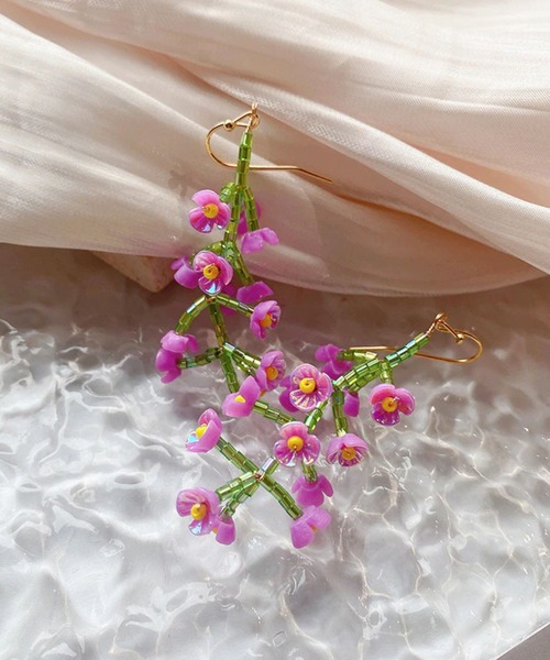 LYEON（リヨン）の「ミニフラワービーズピアス（ピアス（両耳用）・レディース・ホワイト/パープル/ピンク・FREE）」の5枚目の写真