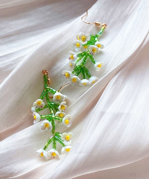 LYEON（リヨン）の「ミニフラワービーズピアス（ピアス（両耳用）・レディース・ホワイト/パープル/ピンク・FREE）」の6枚目の写真