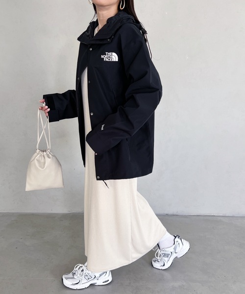 【レアカラー】ノースフェイス　ワンポイント刺繍ロゴ入りマウンテンパーカー THE NORTH FACE マウンテンパーカー ウインドブレーカー 国内未