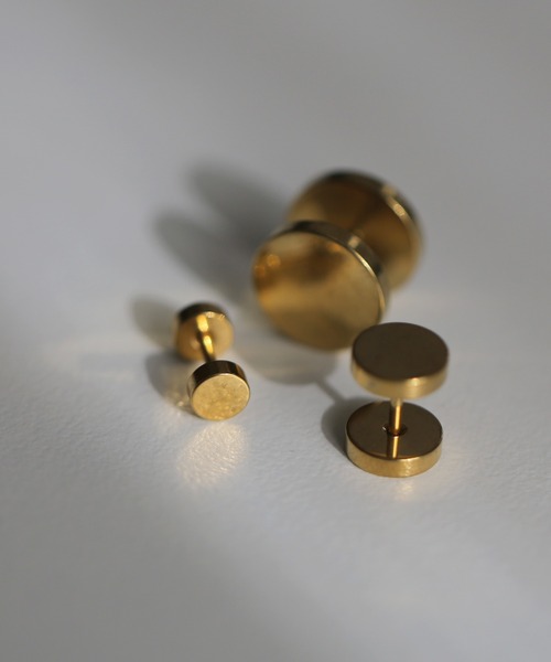 CERCA(チェルカ)の「aliru/片耳ダンベル型ステンレスピアス 【アレルギー対応】 (18G / 18ゲージ)(ピアス(片耳用)・メンズ・ブラック/シルバー/ゴールド・SMALL/MEDIUM/LARGE)」の4枚目の写真