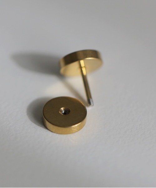 CERCA(チェルカ)の「aliru/片耳ダンベル型ステンレスピアス 【アレルギー対応】 (18G / 18ゲージ)(ピアス(片耳用)・メンズ・ブラック/シルバー/ゴールド・SMALL/MEDIUM/LARGE)」の8枚目の写真