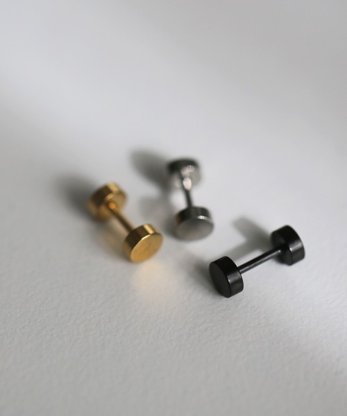 CERCA(チェルカ)の「aliru/片耳ダンベル型ステンレスピアス 【アレルギー対応】 (18G / 18ゲージ)(ピアス(片耳用)・メンズ・ブラック/シルバー/ゴールド・SMALL/MEDIUM/LARGE)」の6枚目の写真
