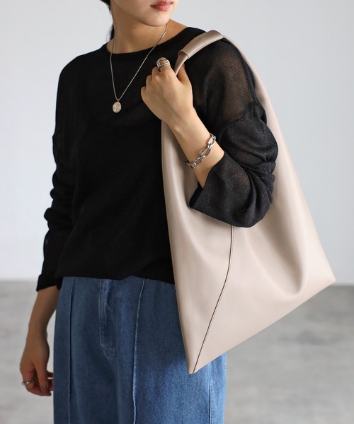 POUTOJOURU（ポートジュール）の「【ポートジュール】 トライアングルトートバッグ フェイクレザー　A4（トートバッグ・レディース・ブラック/ベージュ/グレー・FREE）」の20枚目の写真