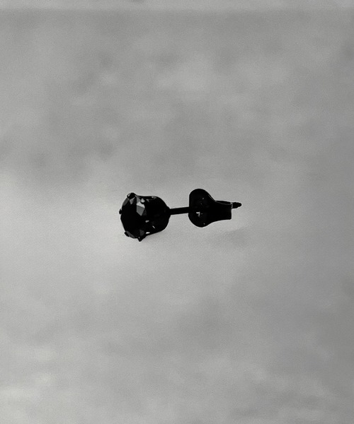 SBG（エスビー）の「SBG ストーンスタッドピアス（ピアス（片耳用）・メンズ・ブラック/シルバー/ブラック系その他/シルバー系その他/ブラック系その他2/シルバー系その他2・FREE）」の3枚目の写真