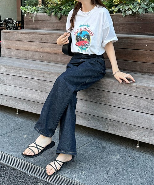 DISCOAT(ディスコート)の「【ユニセックス】ヴィンテージカープリントTシャツ《WEB限定》(Tシャツ/カットソー・レディース・チャコールグレー/オフホワイト/ライトベージュ・FREE)」の7枚目の写真