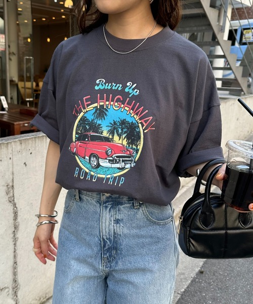 DISCOAT(ディスコート)の「【ユニセックス】ヴィンテージカープリントTシャツ《WEB限定》(Tシャツ/カットソー・レディース・チャコールグレー/オフホワイト/ライトベージュ・FREE)」の20枚目の写真