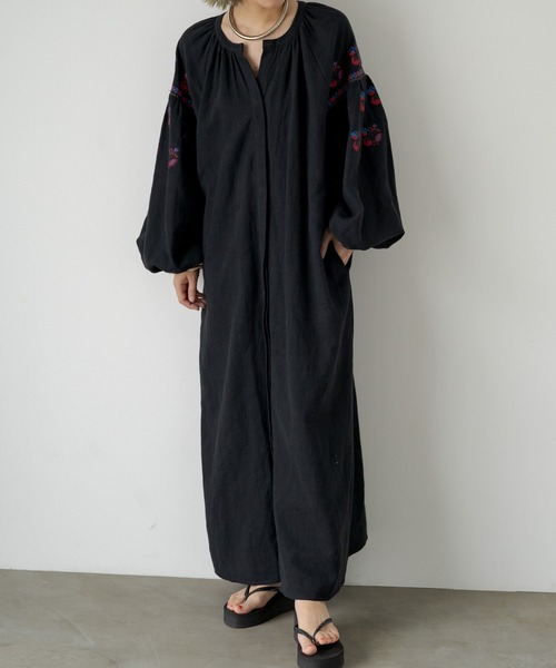 Omekashi(オメカシ)の「刺繍ワンピース(ワンピース・レディース・オフホワイト/ブラック・38/36)」の21枚目の写真