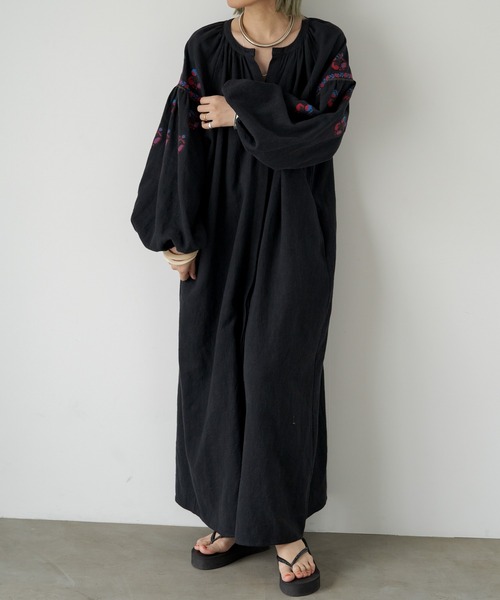 Omekashi(オメカシ)の「刺繍ワンピース(ワンピース・レディース・オフホワイト/ブラック・38/36)」の18枚目の写真