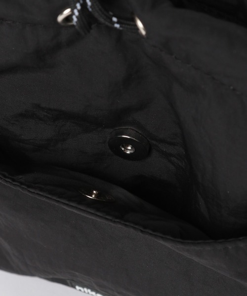 niko and...(ニコアンド)の「オリジナル細コードショルダー巾着(ショルダーバッグ・レディース・グリーン/アイボリー/ブラック/グレー/オレンジ・0)」の19枚目の写真