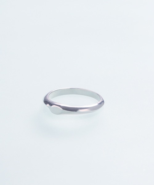 YArKA（ヤーカ）の「【YArKA/ヤーカ】little nuance signet design ring [hanc] / ニュアンスミニシグネットリング（リング・レディース・ゴールド/シルバー・#9/#7/#5/#13/#15/#17/#19/#11/#21/#3）」の2枚目の写真