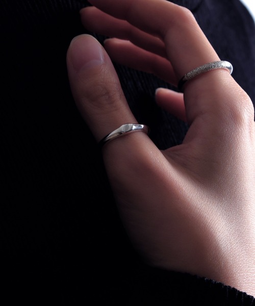 YArKA（ヤーカ）の「【YArKA/ヤーカ】little nuance signet design ring [hanc] / ニュアンスミニシグネットリング（リング・レディース・ゴールド/シルバー・#9/#7/#5/#13/#15/#17/#19/#11/#21/#3）」の8枚目の写真