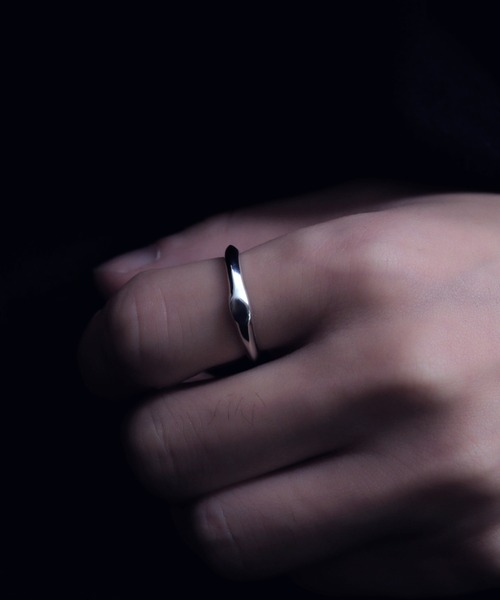 YArKA（ヤーカ）の「【YArKA/ヤーカ】little nuance signet design ring [hanc] / ニュアンスミニシグネットリング（リング・レディース・ゴールド/シルバー・#9/#7/#5/#13/#15/#17/#19/#11/#21/#3）」の3枚目の写真