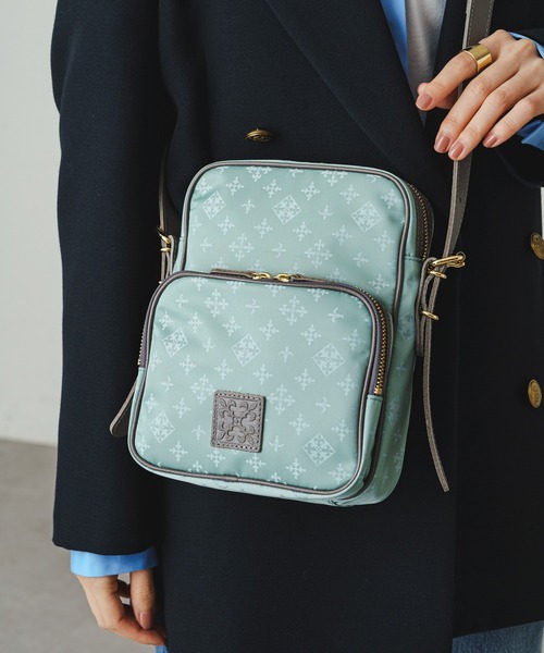 russet（ラシット）の「《WEB限定》スクエアショルダーバッグ(CE-1162-WEB)（ショルダーバッグ・レディース・ベージュ/ダークグレー/ベージュ系その他2/ブラック×ブルー/ベージュ系その他3/ベージュ系その他4/ミント・FREE）」の7枚目の写真