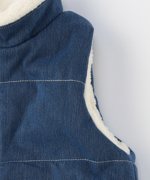 COMME CA ISM（コムサイズム）の「【リバーシブル】デニム調×ボア　中綿ベスト（ダウンベスト・キッズ・インディゴブルー・130cm/140cm/120cm/150cm/110cm）」の5枚目の写真
