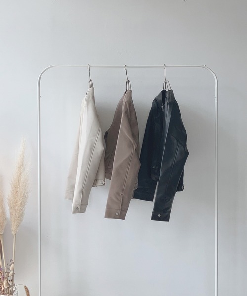 AS KNOW AS plus(アズノゥアズプラス)の「☆ノーカラーライダースジャケット 【2023AWアイテム】(ライダースジャケット・レディース・ブラック/アイボリー/グレイッシュベージュ・FREE)」の5枚目の写真