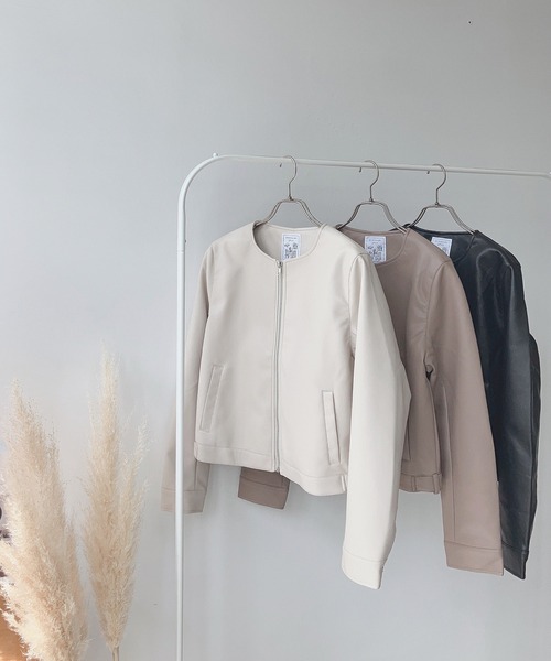 AS KNOW AS plus(アズノゥアズプラス)の「☆ノーカラーライダースジャケット 【2023AWアイテム】(ライダースジャケット・レディース・ブラック/アイボリー/グレイッシュベージュ・FREE)」の7枚目の写真