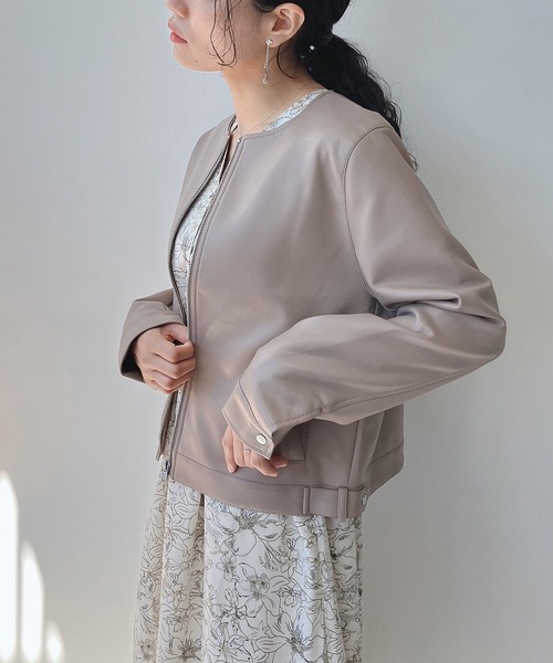 AS KNOW AS plus(アズノゥアズプラス)の「☆ノーカラーライダースジャケット 【2023AWアイテム】(ライダースジャケット・レディース・ブラック/アイボリー/グレイッシュベージュ・FREE)」の9枚目の写真