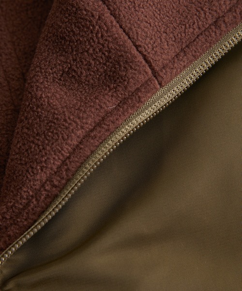 ADAM ET ROPE'（アダムエロペ）の「【WEB限定】《ナイロン×フリース》ハイブリッド リバーシブル ブルゾン / M-65 / モッズコート / フリースジャケット / ユニセックス（モッズコート・メンズ・ブラック/グリーン系その他・L/M）」の13枚目の写真