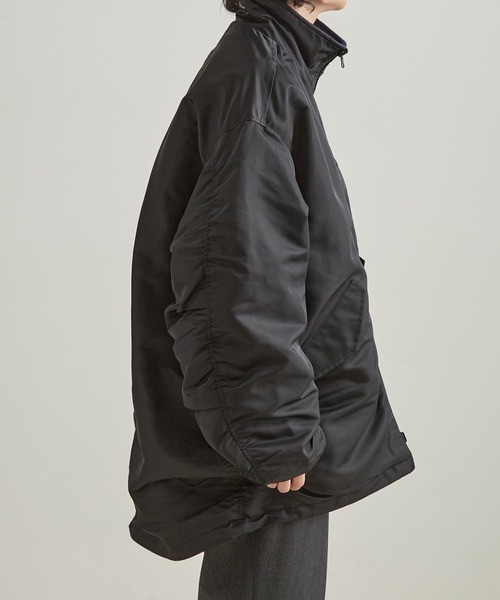 ADAM ET ROPE'（アダムエロペ）の「【WEB限定】《ナイロン×フリース》ハイブリッド リバーシブル ブルゾン / M-65 / モッズコート / フリースジャケット / ユニセックス（モッズコート・メンズ・ブラック/グリーン系その他・L/M）」の18枚目の写真