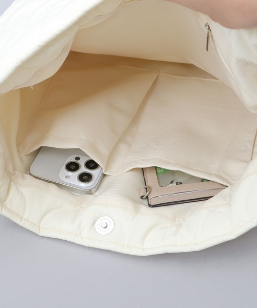 SCANDINAVIAN FOREST（スカンジナビアン・フォレスト）の「軽量 キルティング バルーン ショルダーバッグ（ショルダーバッグ・レディース・ブラック/オフホワイト・FREE）」の17枚目の写真