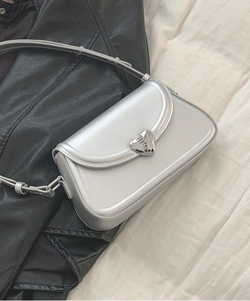 mushwear（マッシュウェア）の「ハートスモールショルダーバッグ（ショルダーバッグ・レディース・シルバー/ブラック・FREE）」の8枚目の写真
