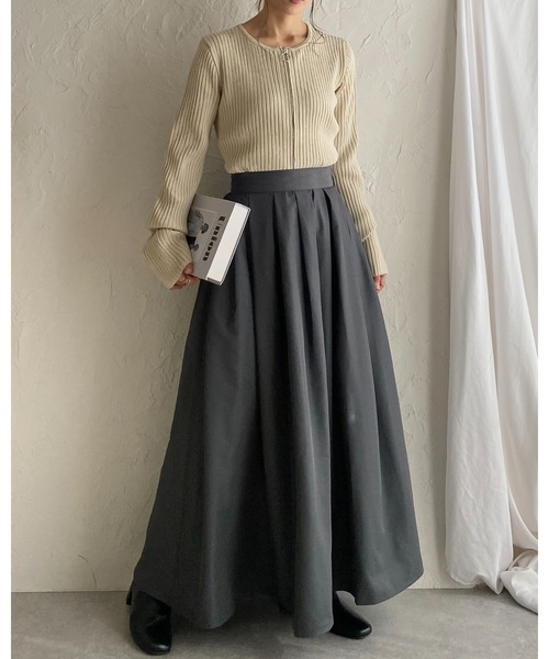 She's Closet(シーズクローゼット)の「Aラインナイロンボリュームタックフレアロングスカート(スカート・レディース・アイボリー/ブラック/チャコール/カーキ・FREE)」の9枚目の写真