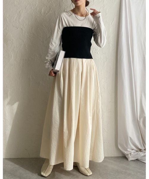 She's Closet(シーズクローゼット)の「Aラインナイロンボリュームタックフレアロングスカート(スカート・レディース・アイボリー/ブラック/チャコール/カーキ・FREE)」の16枚目の写真