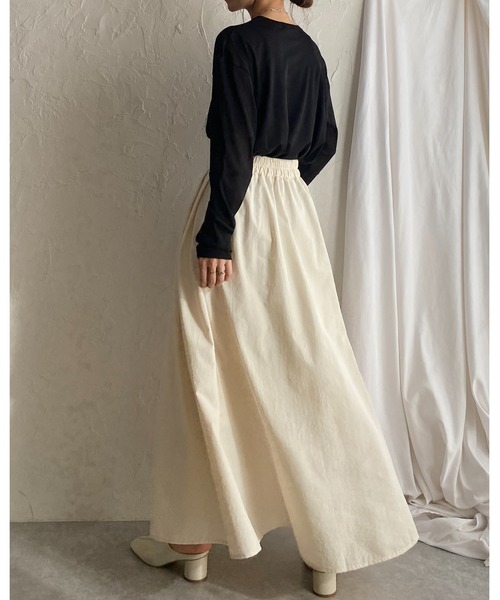 She's Closet(シーズクローゼット)の「Aラインナイロンボリュームタックフレアロングスカート(スカート・レディース・アイボリー/ブラック/チャコール/カーキ・FREE)」の20枚目の写真