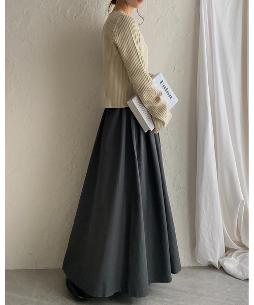 She's Closet(シーズクローゼット)の「Aラインナイロンボリュームタックフレアロングスカート(スカート・レディース・アイボリー/ブラック/チャコール/カーキ・FREE)」の21枚目の写真