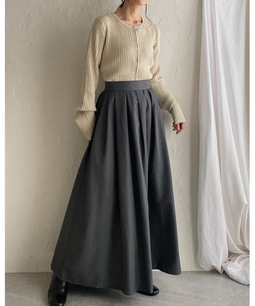 She's Closet(シーズクローゼット)の「Aラインナイロンボリュームタックフレアロングスカート(スカート・レディース・アイボリー/ブラック/チャコール/カーキ・FREE)」の22枚目の写真