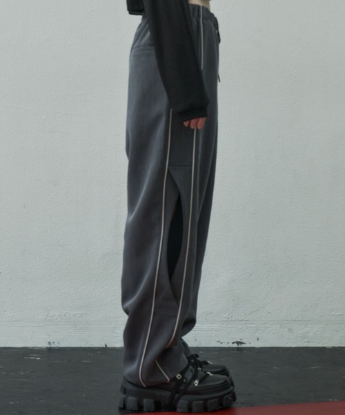 AIVER（アイバー）の「AIVER　カットアウトトラックパンツ（その他パンツ・メンズ・テラコッタ/グレー/ブラック・SMALL/MEDIUM/LARGE）」の18枚目の写真