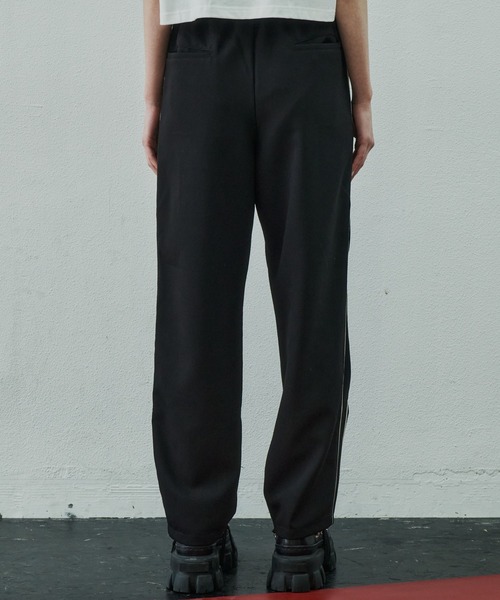 AIVER（アイバー）の「AIVER　カットアウトトラックパンツ（その他パンツ・メンズ・テラコッタ/グレー/ブラック・SMALL/MEDIUM/LARGE）」の9枚目の写真