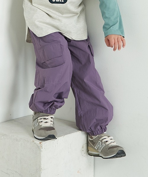 b・ROOM(ビールーム)の「イージーワイドカーゴパンツ(その他パンツ・キッズ・ベージュ/パープル/チャコール/アイボリー・140cm/150cm/100cm/120cm/130cm/110cm)」の4枚目の写真