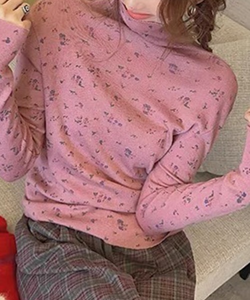 LYEON（リヨン）の「フラワープリントハイネックトップス（Tシャツ/カットソー・レディース・ピンク/オフホワイト/グレー・FREE）」の3枚目の写真