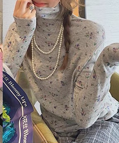 LYEON（リヨン）の「フラワープリントハイネックトップス（Tシャツ/カットソー・レディース・ピンク/オフホワイト/グレー・FREE）」の5枚目の写真
