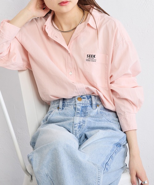 PUAL CE CIN（ピュアルセシン）の「タイプライターワンポイントロゴ刺繍ブラウス（シャツ/ブラウス・レディース・ピンク/ブルー/オフホワイト/イエロー・FREE）」の4枚目の写真