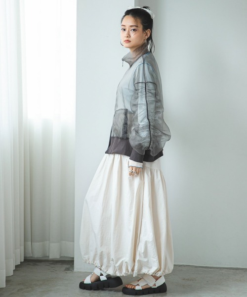 bohmal（ボマール）の「2WAYナイロンギャザーバルーンスカート（スカート・レディース・アイボリー/ブラック・MEDIUM）」の13枚目の写真