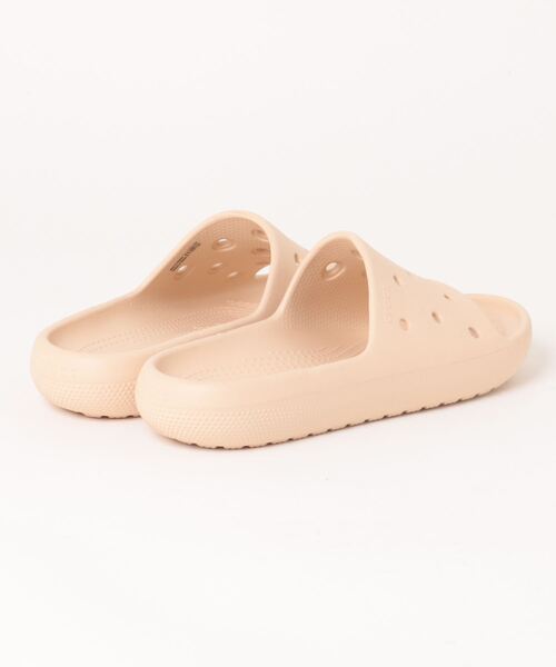 crocs（クロックス）の「クロックス クラシック スライド / crocs Classic Slide 2.0（サンダル・レディース・ブラック/ベージュ/グレー系その他2/ホワイト・22cm/23cm/24cm/25cm/26cm/27cm/28cm/31cm）」の5枚目の写真