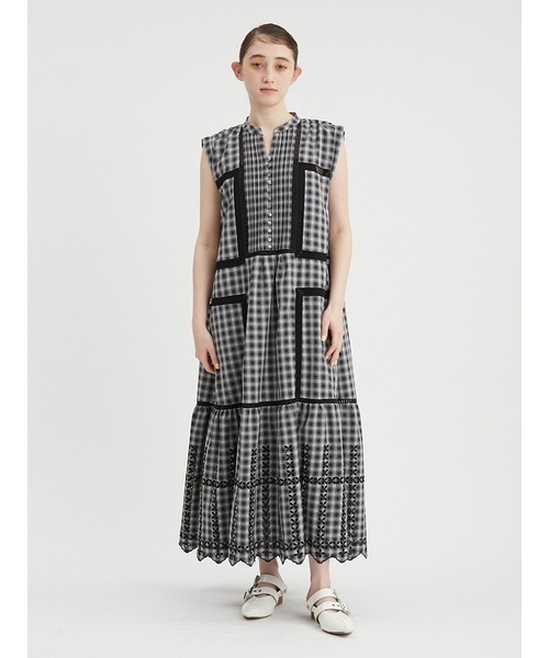FURFUR(ファーファー)の「スカラ刺繍ワンピース(ワンピース・レディース・チェック/ブラック/サックスブルー・FREE)」の8枚目の写真