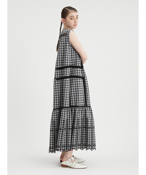 FURFUR(ファーファー)の「スカラ刺繍ワンピース(ワンピース・レディース・チェック/ブラック/サックスブルー・FREE)」の10枚目の写真