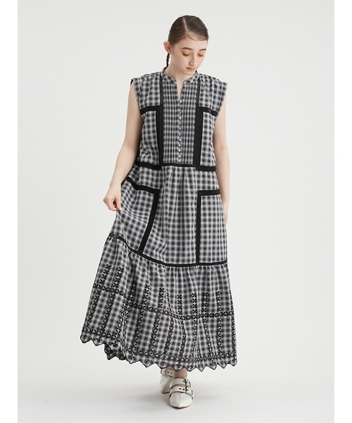 FURFUR(ファーファー)の「スカラ刺繍ワンピース(ワンピース・レディース・チェック/ブラック/サックスブルー・FREE)」の14枚目の写真