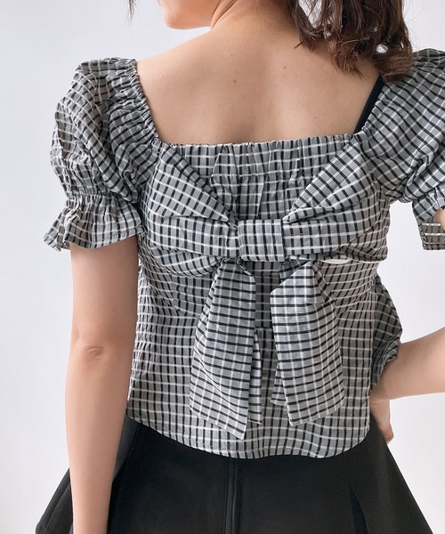 AS KNOW AS plus(アズノゥアズプラス)の「◎前後着用可能 5分袖リボンブラウス(シャツ/ブラウス・レディース・アイボリー/チャコールグレー/ホワイト×ブラック・FREE)」の3枚目の写真