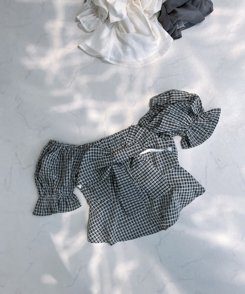 AS KNOW AS plus(アズノゥアズプラス)の「◎前後着用可能 5分袖リボンブラウス(シャツ/ブラウス・レディース・アイボリー/チャコールグレー/ホワイト×ブラック・FREE)」の4枚目の写真