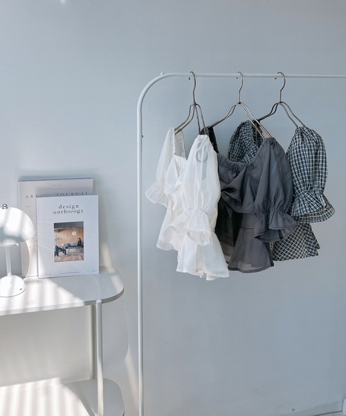 AS KNOW AS plus(アズノゥアズプラス)の「◎前後着用可能 5分袖リボンブラウス(シャツ/ブラウス・レディース・アイボリー/チャコールグレー/ホワイト×ブラック・FREE)」の5枚目の写真