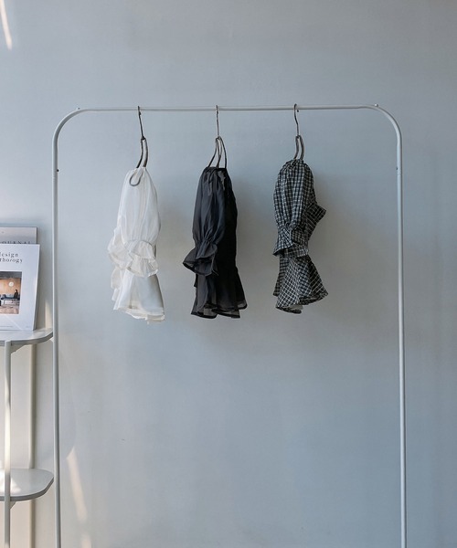 AS KNOW AS plus(アズノゥアズプラス)の「◎前後着用可能 5分袖リボンブラウス(シャツ/ブラウス・レディース・アイボリー/チャコールグレー/ホワイト×ブラック・FREE)」の8枚目の写真