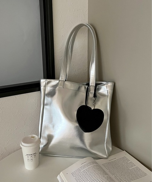 prose verse（プロズヴェール）の「ハートミニポーチ付きトートバッグ（トートバッグ・レディース・ブラック系その他2/シルバー/ブラック系その他・ﾌﾘ-）」の3枚目の写真