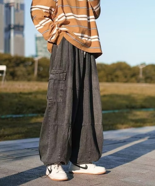 VIBGYOR(ヴィブジョー)の「デニムカーゴパンツ(BL)(カーゴパンツ・メンズ・ブラック/ブルー・LARGE/MEDIUM)」の1枚目の写真