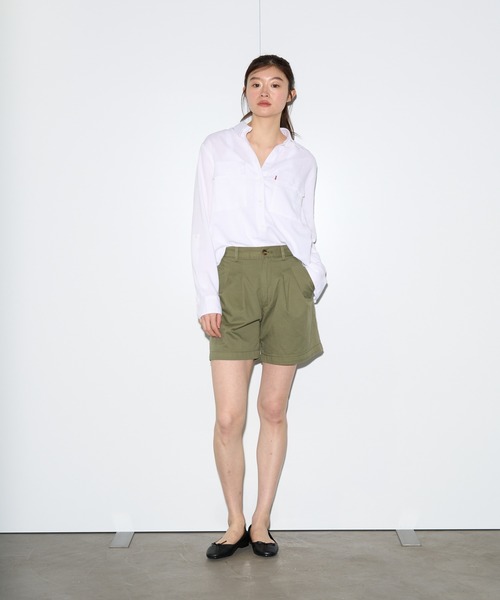 Levi's(リーバイス)の「Levi's/リーバイス PLEATED トラウザー ショートパンツ グリーン DEEP LICHEN(その他パンツ・レディース・グリーン・23inch/24inch/25inch/26inch/27inch/28inch)」の9枚目の写真